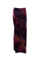 Elegant long velvet skirt in gradient colors, showcasing a fluid and charming silhouette.