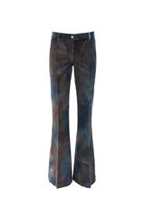 Pantaloni a zampa in velluto millerighe, caratterizzati da una texture ricca e colori sfumati.