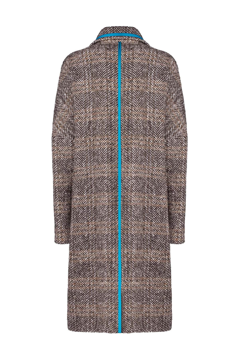 Elegant houndstooth coat with contrast collar and back slit, showcasing a stylish and feminine design by Margheritab.