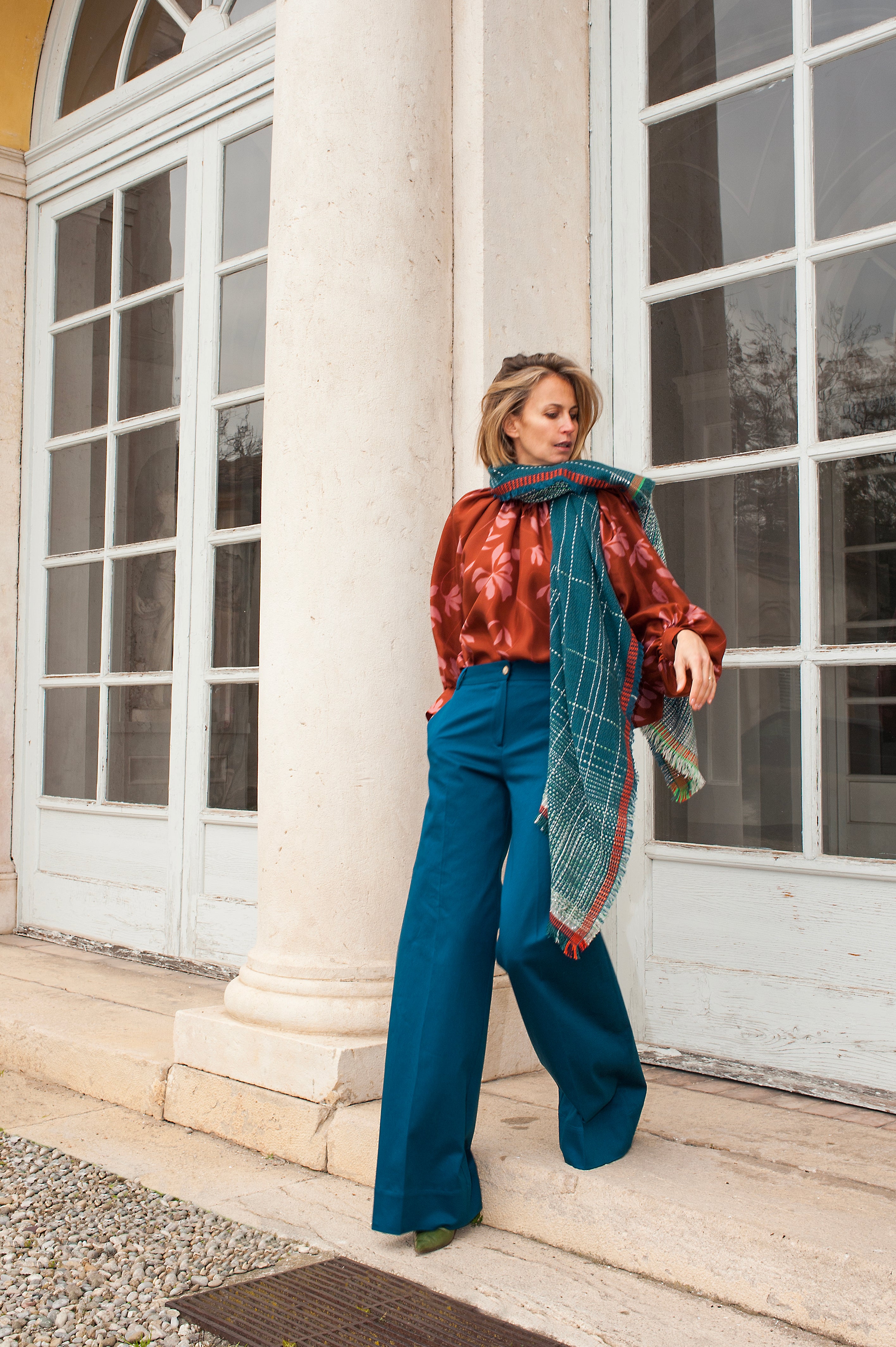 BLUSA SETA CON SCIARPA FLOREALE