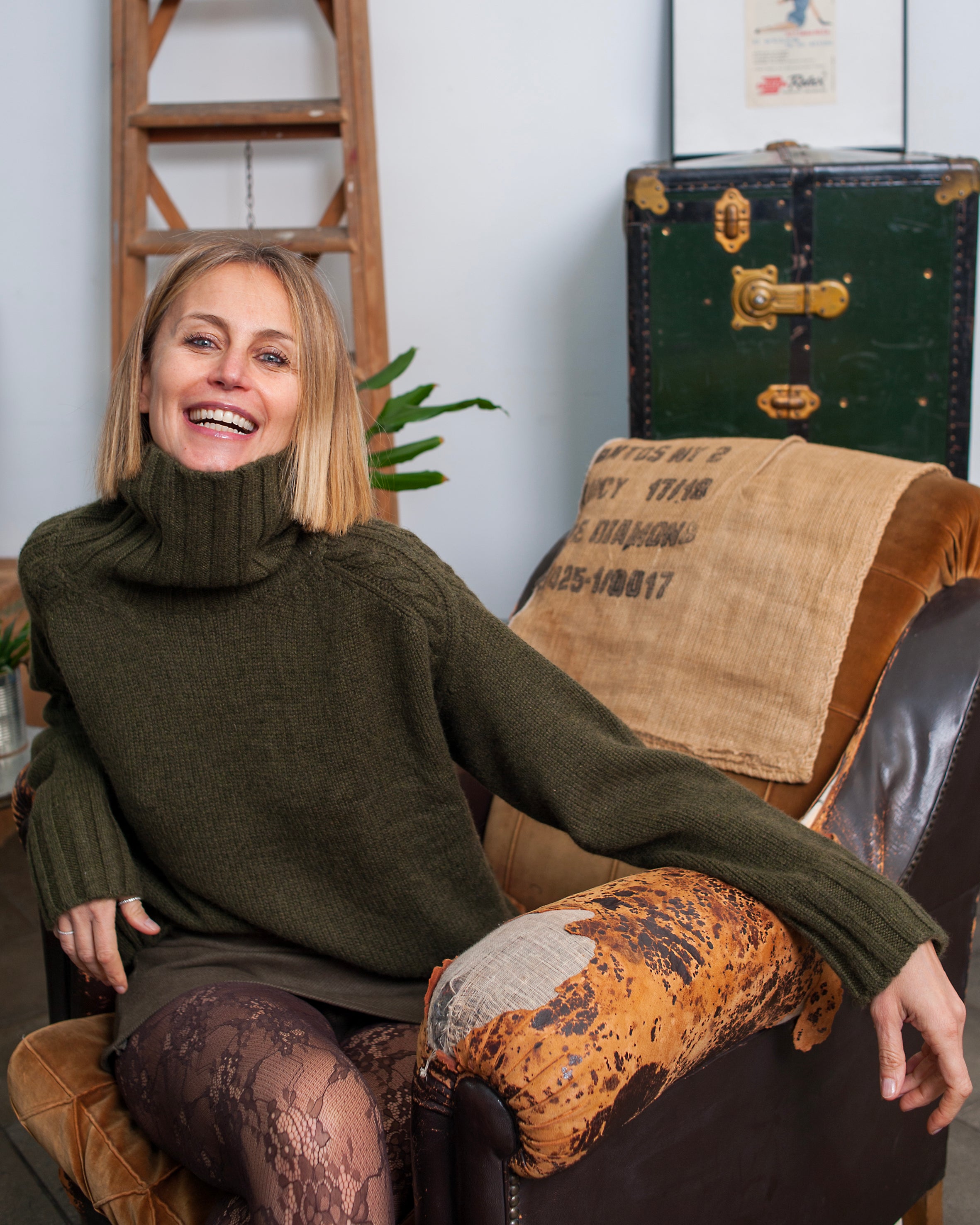 MAGLIA DOLCEVITA OVER CASHMERE