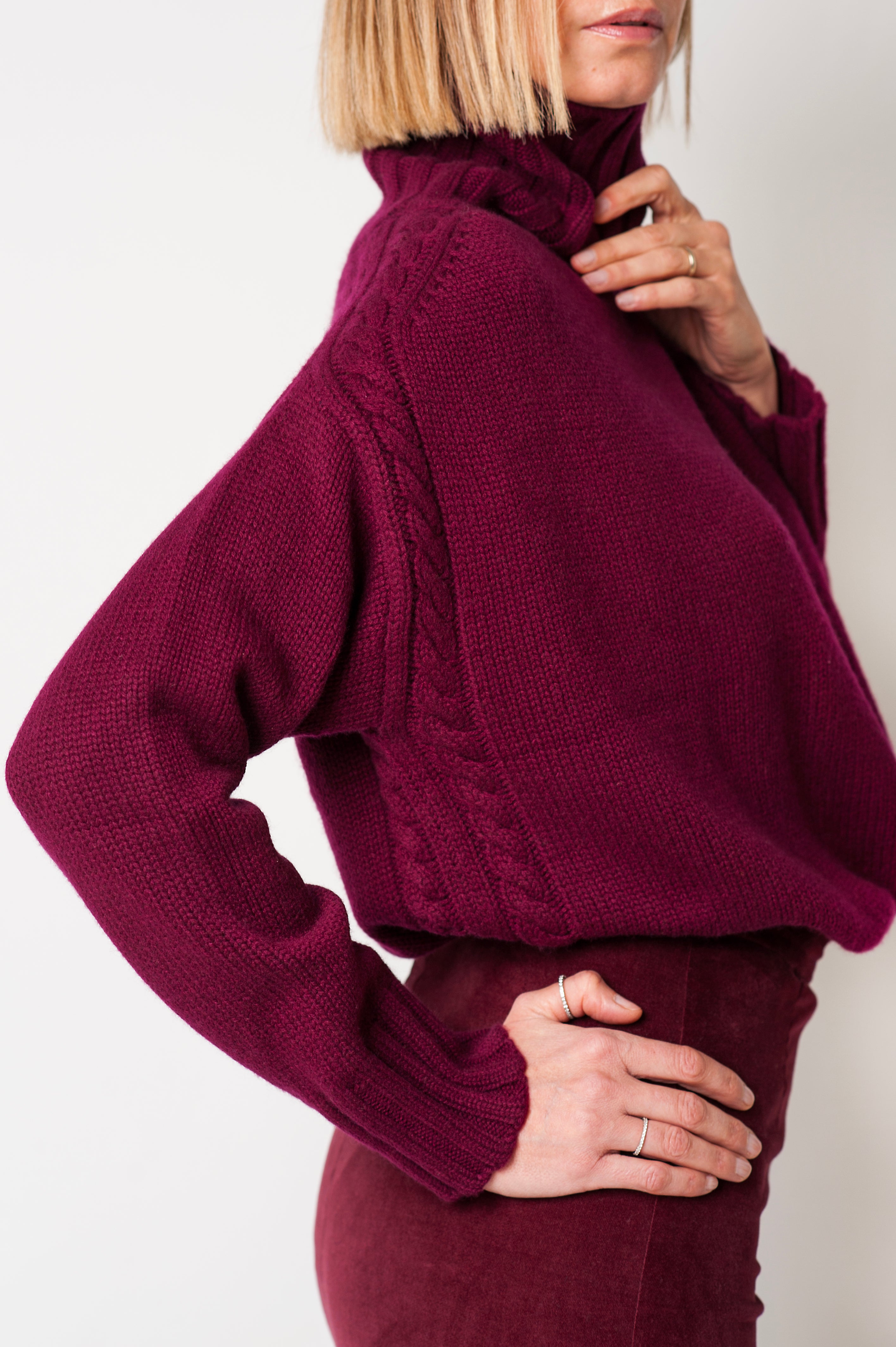 MAGLIA DOLCEVITA OVER CASHMERE