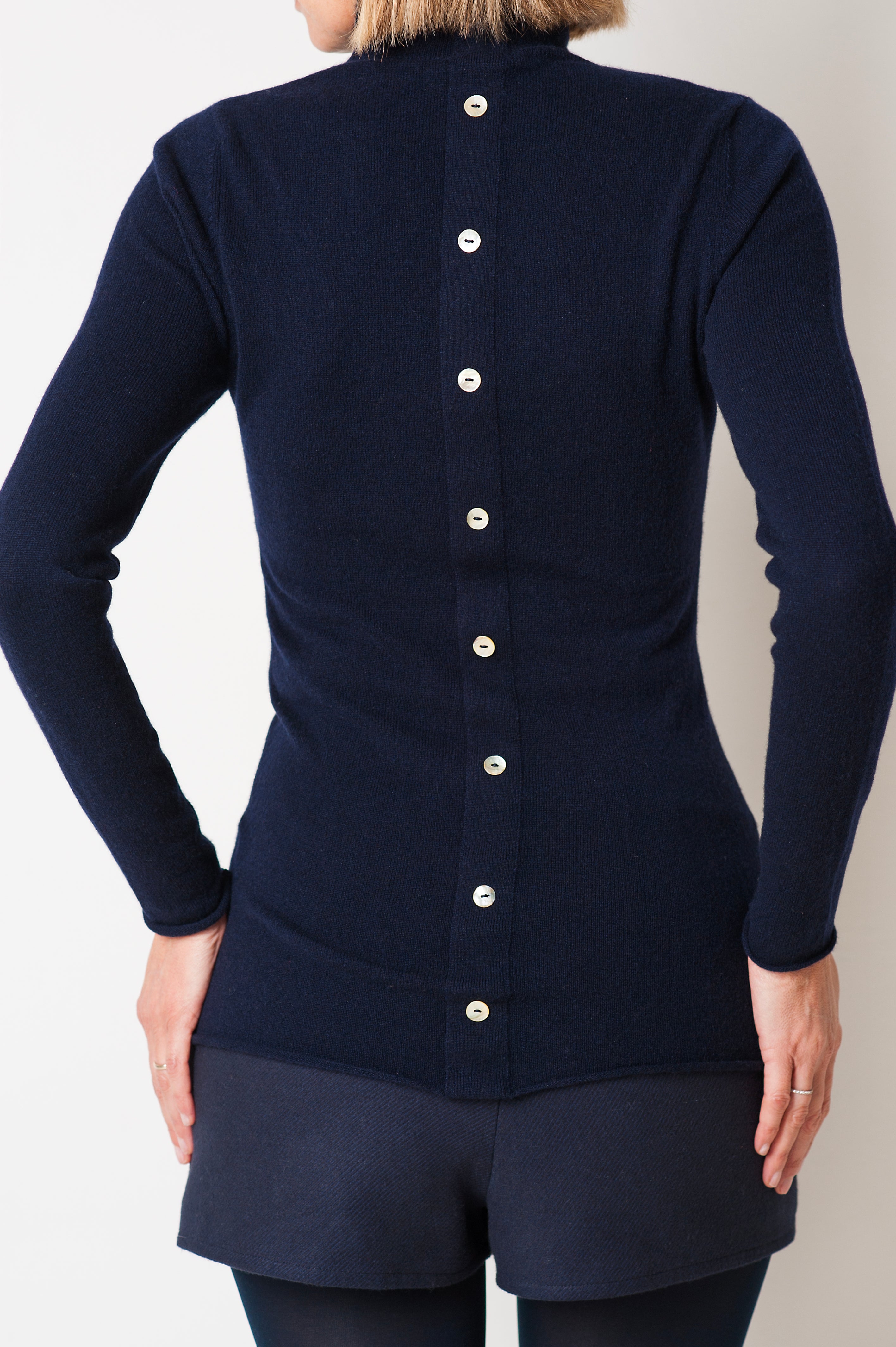 MAGLIA DOLCEVITA BOTTONI CASHMERE