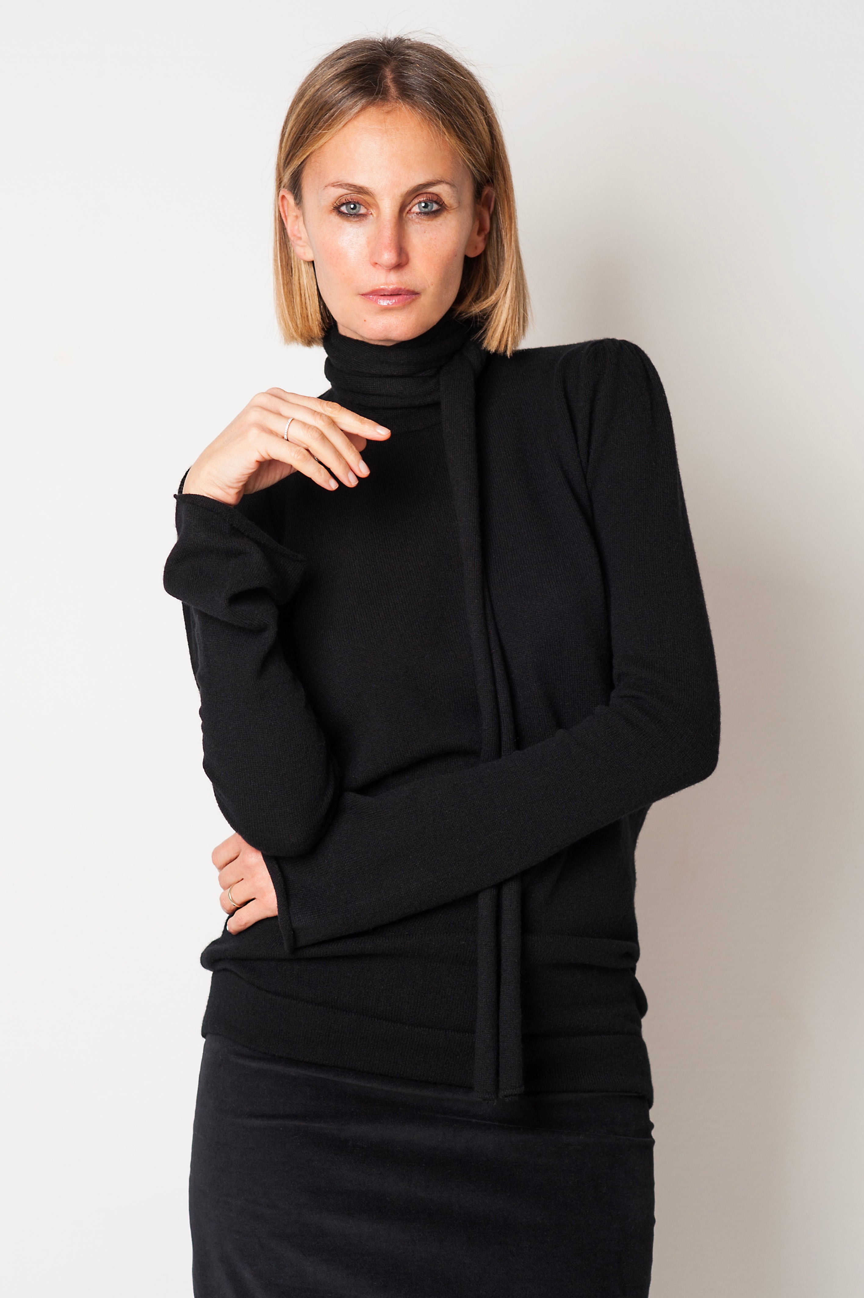 MAGLIA CON SCIARPA CASHMERE
