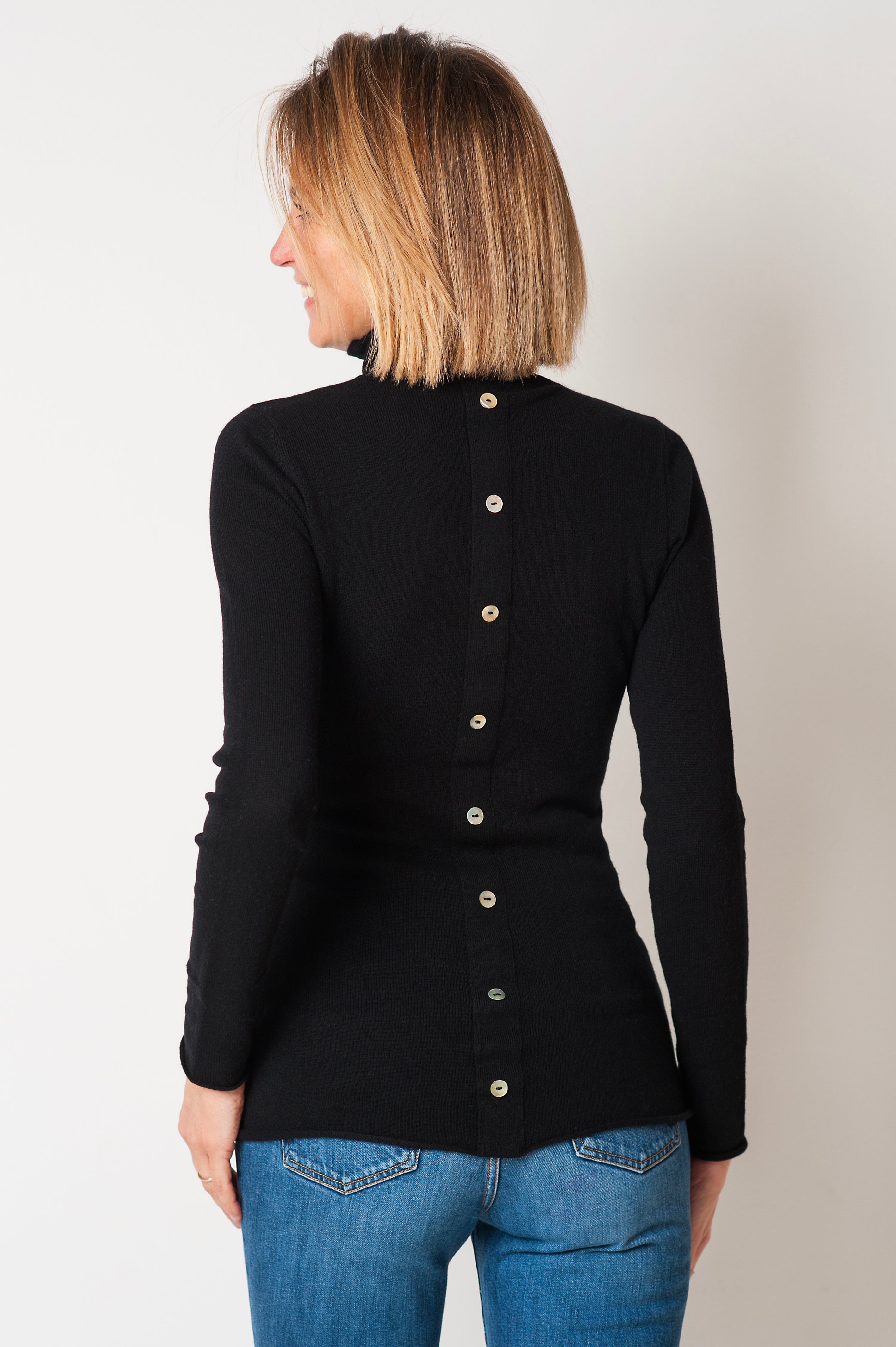 MAGLIA DOLCEVITA BOTTONI CASHMERE