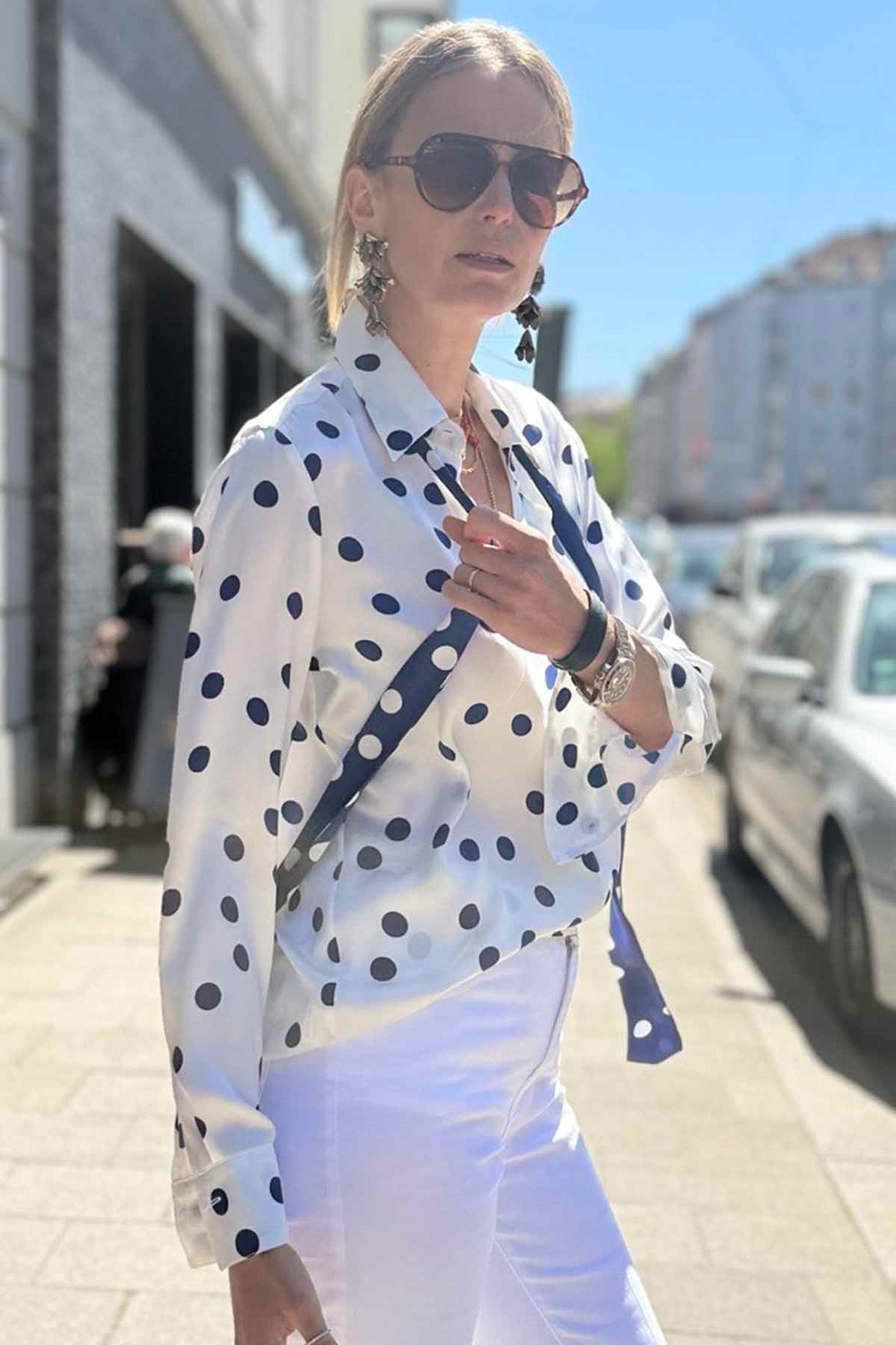 CAMICIA SCIARPETTA POIS BIANCA