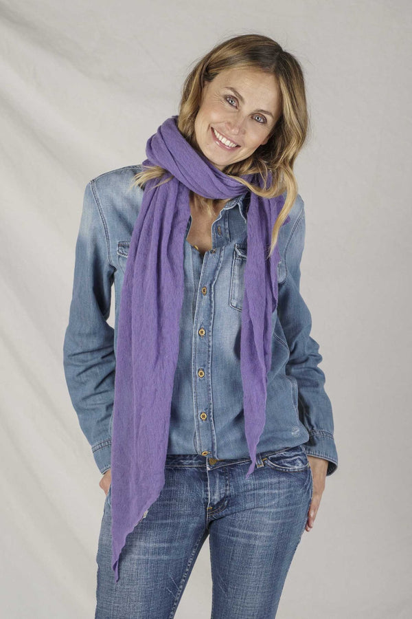CLOUD DOUBLE-POINTED GARMENT-DYED SCARF WISTERIA